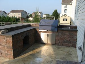 Outdoor Kitchen Hardscape